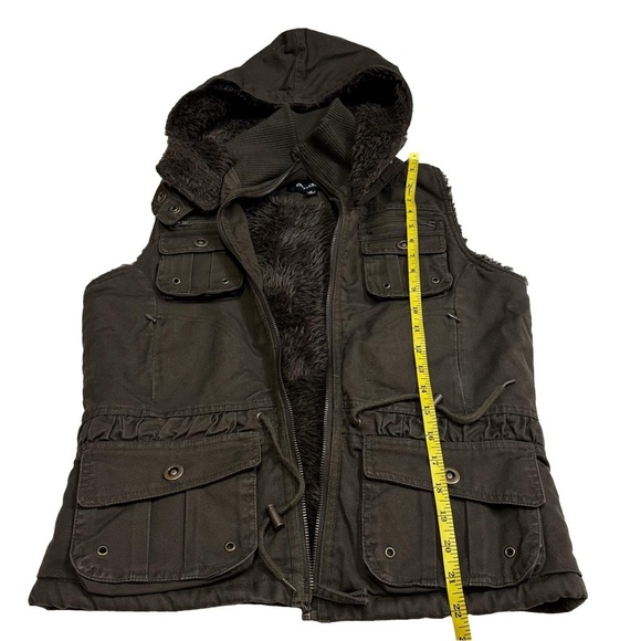Coffee Shop Vest Size Medium
Olive Green Fleece Lined Snap Button Utility NWT - Picture 15 of 17